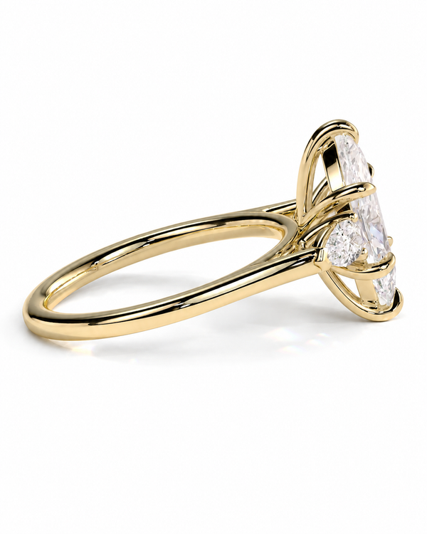 color_10K_YG, color_14K_YG &&A yellow gold ring featuring a cluster of clear marquise-cut and round diamonds in a prong setting, shown on a clean white background.