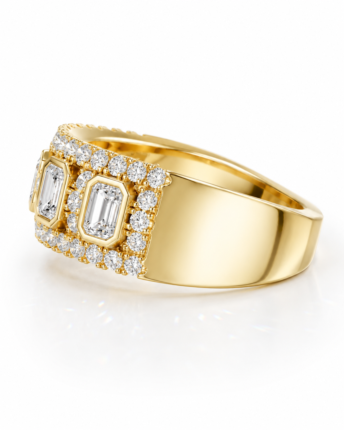 color_10K_YG, color_14K_YG &&	
Front view of a women's moissanite wedding band featuring emerald-cut center stones.