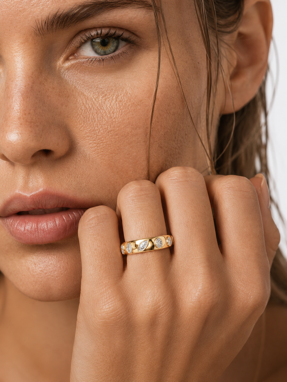 color_10K_YG, color_14K_YG &&Premium wedding band for women showcasing mixed-shape moissanite in a smooth polished band.