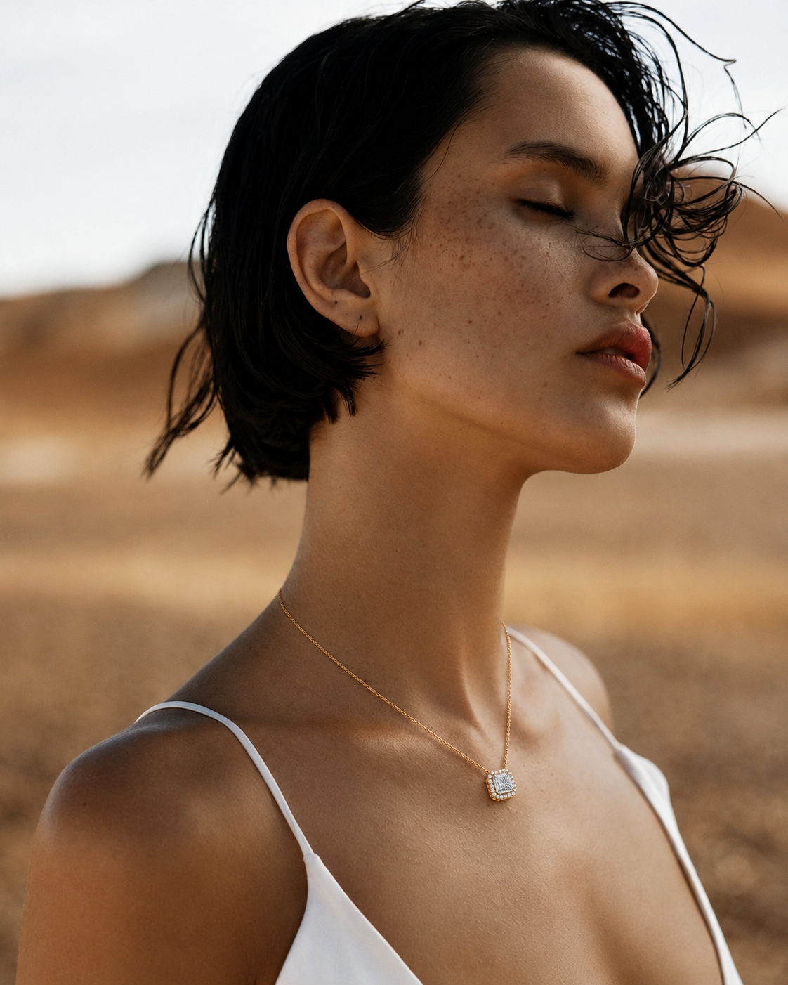 Avenshire Halo Necklace