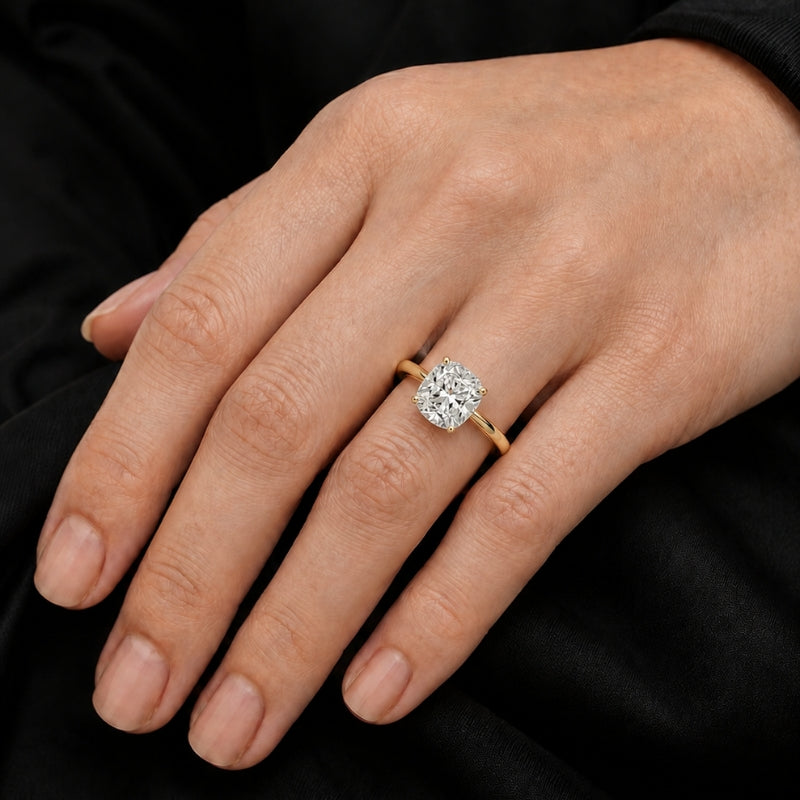 Verelle Crest Ring