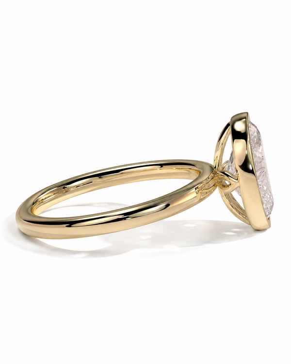 color_10K_YG, color_14K_YG &&Side profile view of oval moissanite ring with detailed gallery design
