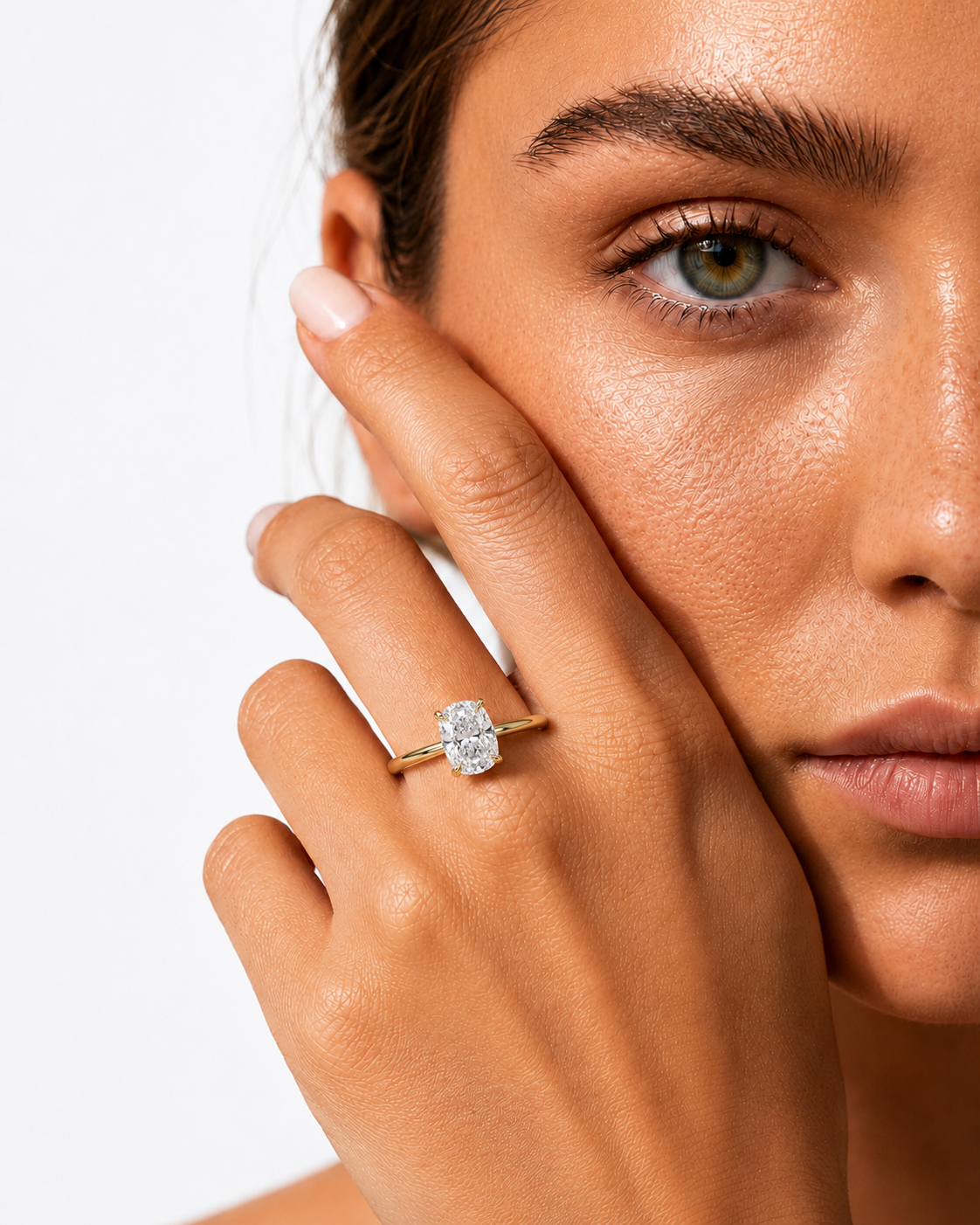 color_10K_YG, color_14K_YG &&Elongated cushion moissanite engagement ring with solitaire design
