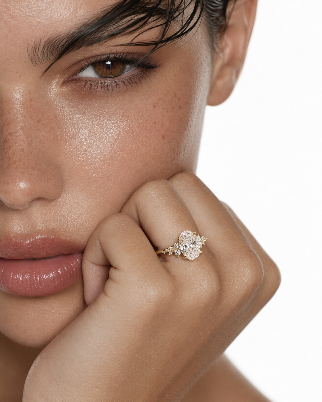 color_10K_YG, color_14K_YG &&Oval moissanite cluster engagement ring showing detailed gallery profile
