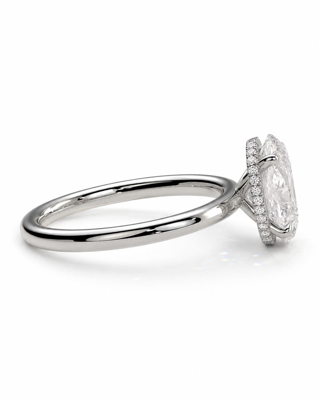 color_925_SIL,color_935_ARG,color_10K_WG, color_14K_WG &&Silver ring with a diamond on a white background