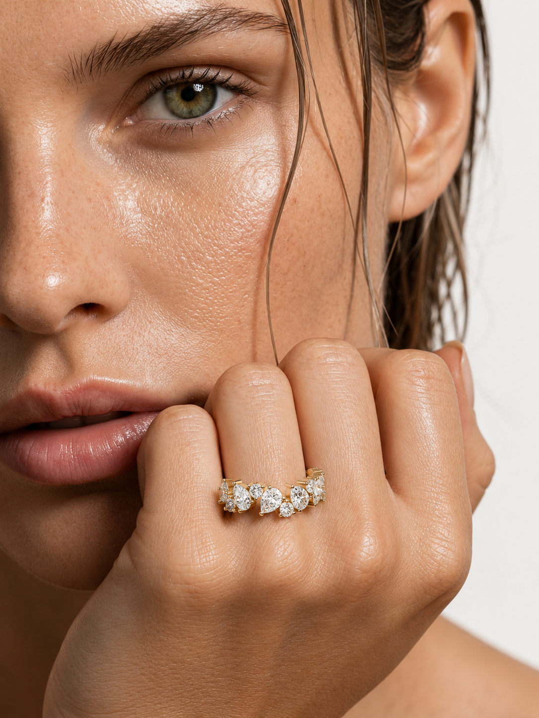color_10K_YG, color_14K_YG &&Contemporary anniversary band with round and pear moissanite in a refined prong setting.