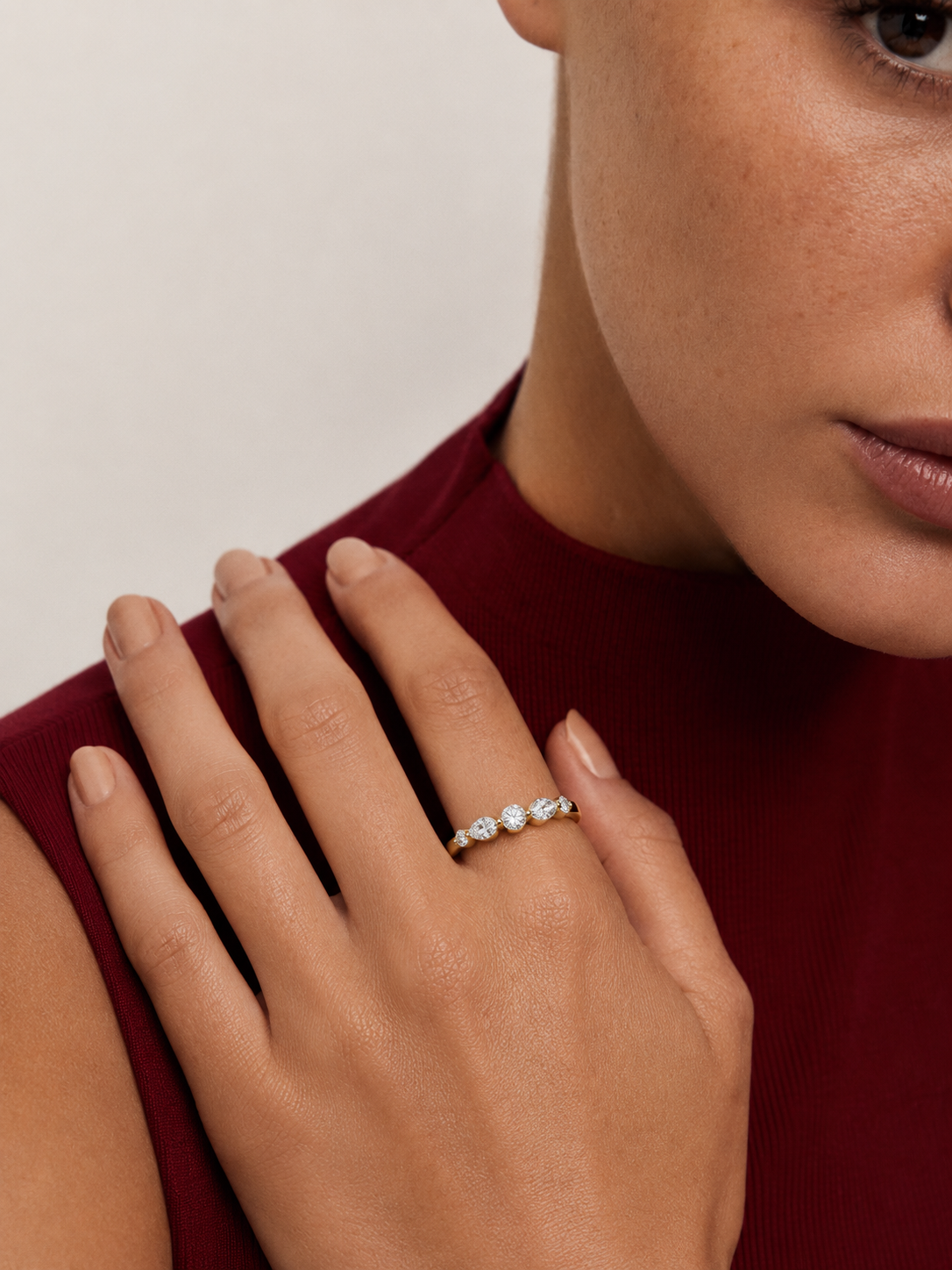 color_10K_YG, color_14K_YG &&Contemporary anniversary band with marquise and round moissanite in a shared prong design.