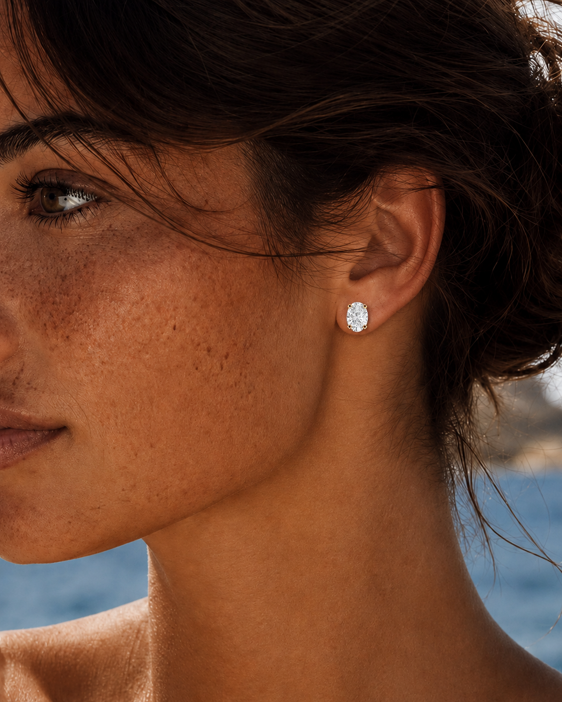 color_10K_YG, color_14K_YG &&Oval moissanite stud earrings with classic four-prong setting front view
