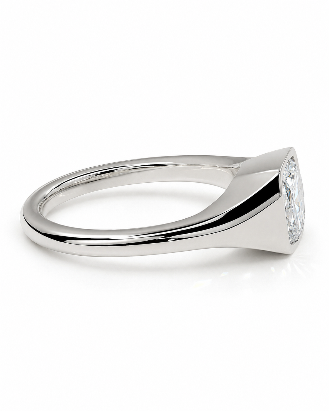 color_925_SIL,color_935_ARG,color_10K_WG, color_14K_WG &&A silver-toned diamond ring with a triangular bezel setting, shown in a side profile view against a clean white background.